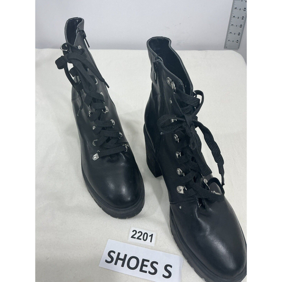 Womans Steve Madden Royce Royco Black Leather Lugged Platform Ankle Boots 10 - Picture 1 of 9